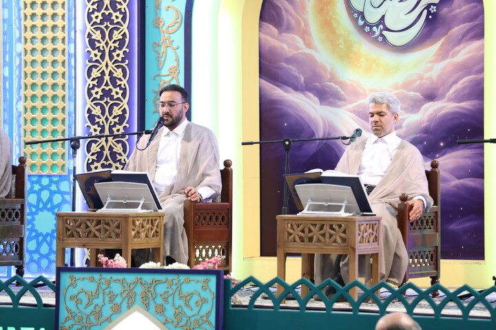 تصاویر/ آیین ترتیل خوانی قرآن کریم در امامزاده سید جعفر(ع) محمد استان یزد