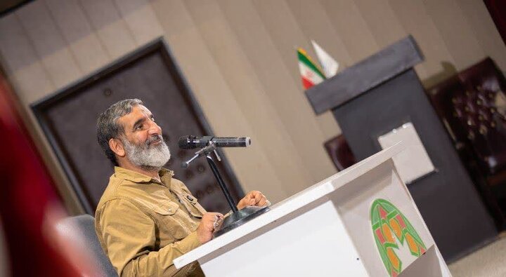 تصاویر/ نشست نوجوانان سیرجانی با سردار حاج حسین یکتا