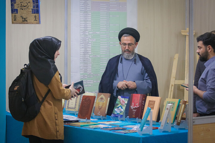 تصاویر/ حال و هوای دومین روز از سی و سومین دوره نمایشگاه بین‌المللی قرآن کریم