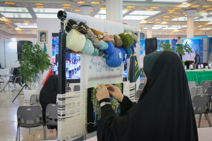 تصاویر/ حال و هوای دومین روز از سی و سومین دوره نمایشگاه بین‌المللی قرآن کریم