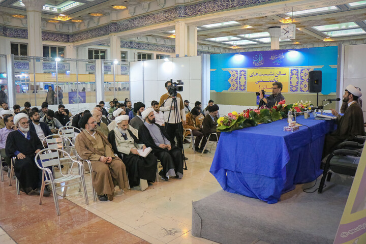 تصاویر/ حال و هوای دومین روز از سی و سومین دوره نمایشگاه بین‌المللی قرآن کریم