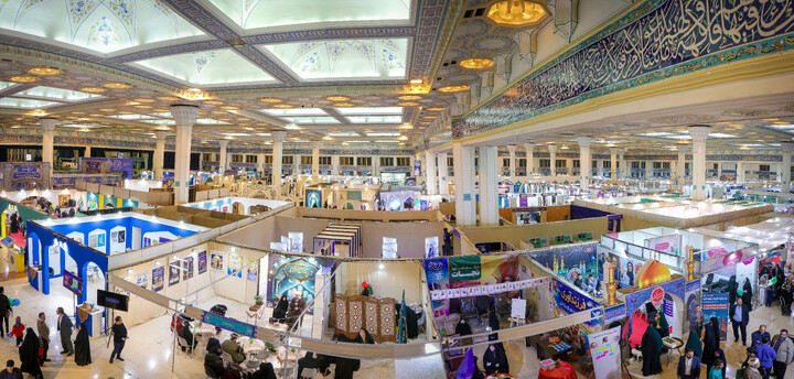 تصاویر/ حال و هوای دومین روز از سی و سومین دوره نمایشگاه بین‌المللی قرآن کریم