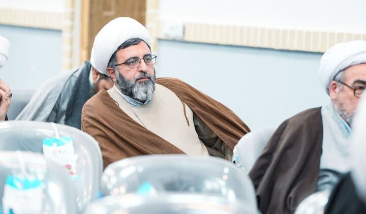 تصاویر/ دیدار روحانیون و طلایه داران تبلیغ ماه مبارک رمضان با امام جمعه سیرجان