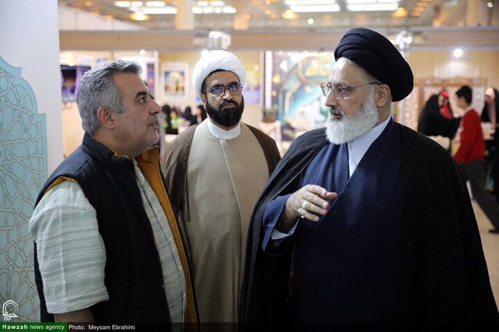 أجواء معرض طهران الدولي الـ33 للقرآن الكريم في يومه الأول