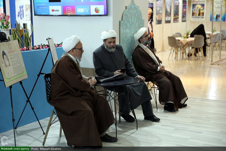 أجواء معرض طهران الدولي الـ33 للقرآن الكريم في يومه الأول