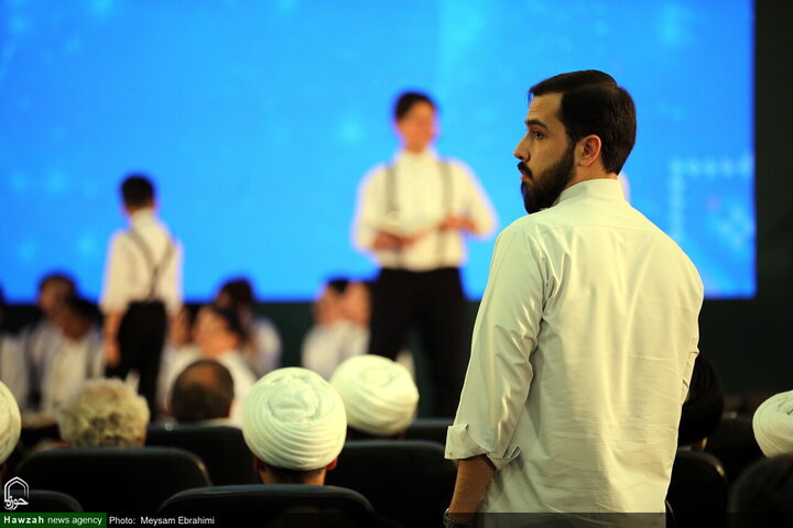 أجواء معرض طهران الدولي الـ33 للقرآن الكريم في يومه الأول