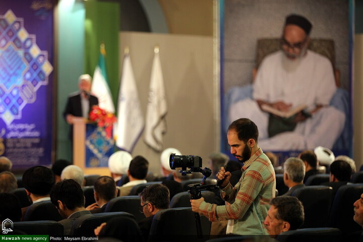 أجواء معرض طهران الدولي الـ33 للقرآن الكريم في يومه الأول
