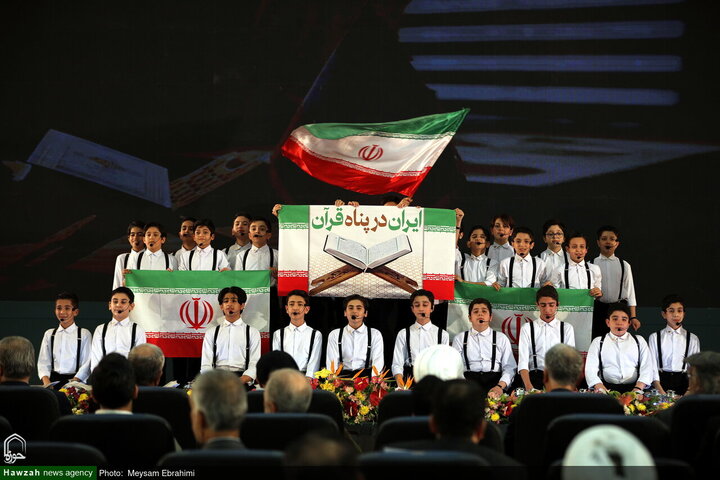 أجواء معرض طهران الدولي الـ33 للقرآن الكريم في يومه الأول