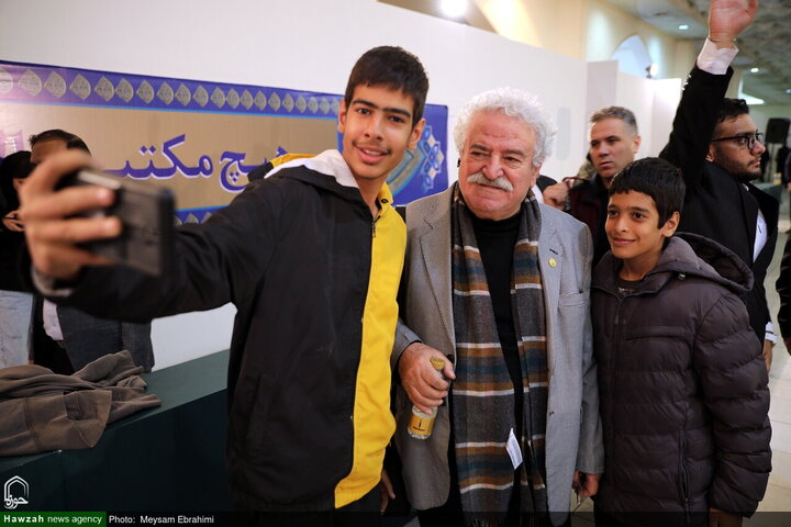 أجواء معرض طهران الدولي الـ33 للقرآن الكريم في يومه الأول