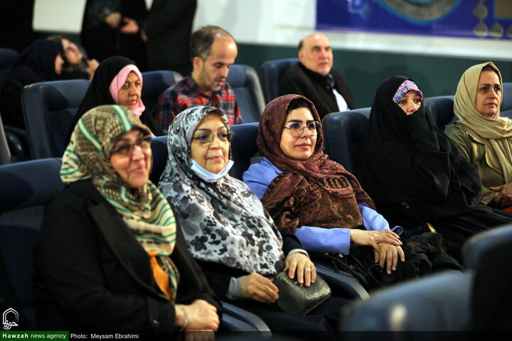 أجواء معرض طهران الدولي الـ33 للقرآن الكريم في يومه الأول