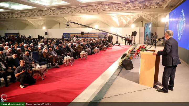 أجواء معرض طهران الدولي الـ33 للقرآن الكريم في يومه الأول