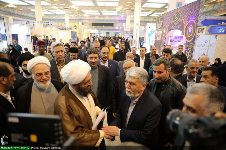 أجواء معرض طهران الدولي الـ33 للقرآن الكريم في يومه الأول