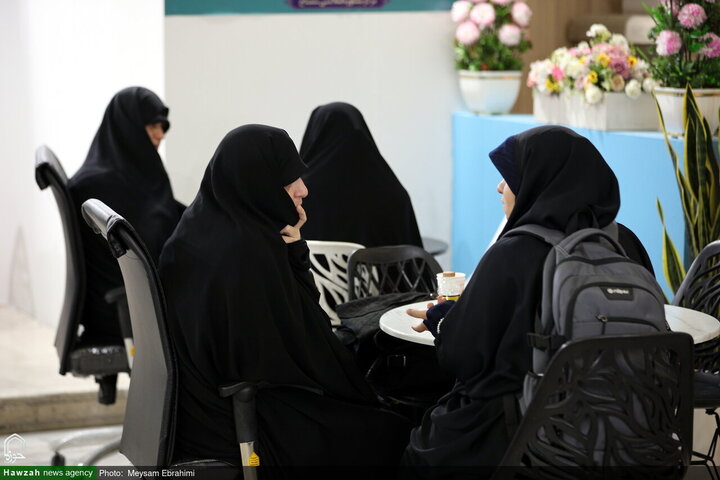 أجواء معرض طهران الدولي الـ33 للقرآن الكريم في يومه الأول