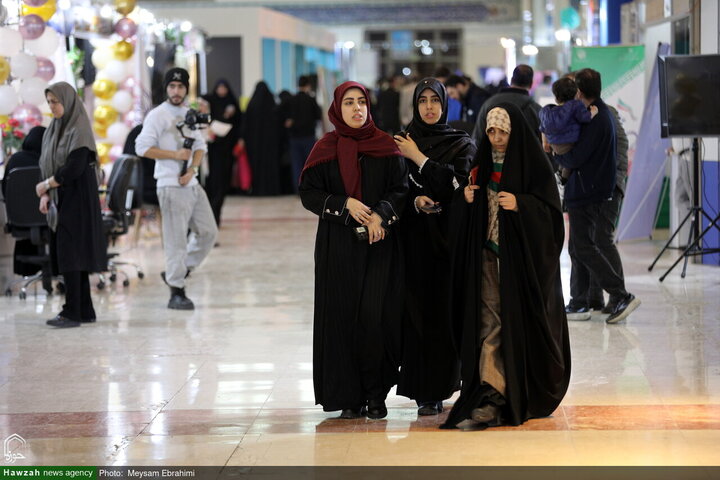 أجواء معرض طهران الدولي الـ33 للقرآن الكريم في يومه الأول