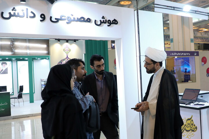 تصاویر/ حضور روحانیون در  سی و سومین نمایشگاه بین المللی قرآن کریم