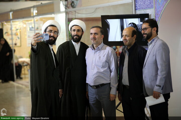 أجواء معرض طهران الدولي الـ33 للقرآن الكريم في يومه الأول