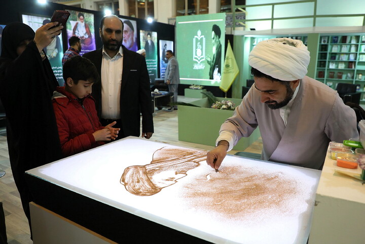 تصاویر/ حضور روحانیون در  سی و سومین نمایشگاه بین المللی قرآن کریم