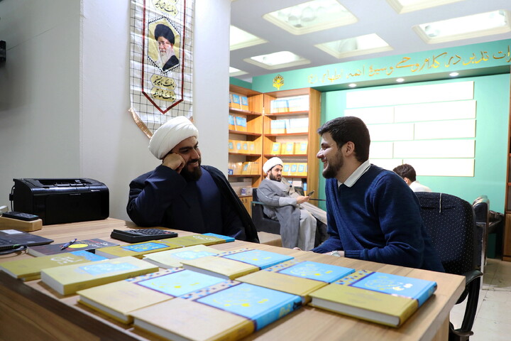 تصاویر/ حضور روحانیون در  سی و سومین نمایشگاه بین المللی قرآن کریم