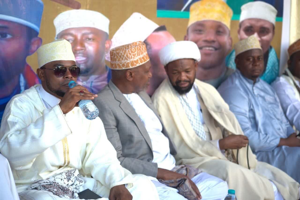 Rassemblement à Dar es Salaam : Les Musulmans Tanzaniens Récitent le Coran en Préparation au Ramadan