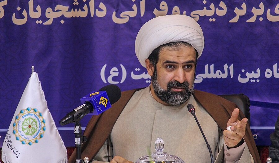 برای موفقیت دیپلماسی علمی، علوم انسانی و فنی باید همراه شود