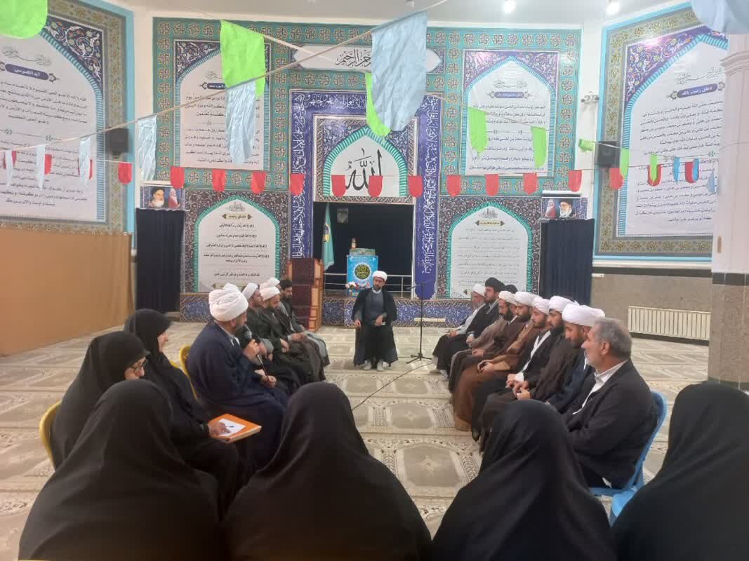 جلسه طلایهداران تبلیغ رمضان شهرستان کامیاران