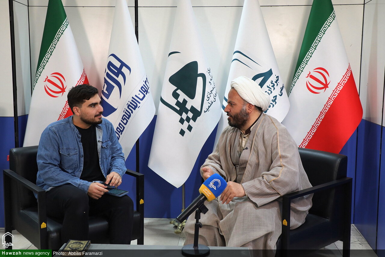 روایت «آیات قرآن در کلام و نهضت حسینی» در غرفه کمیته فرهنگی اربعین نمایشگاه قرآن