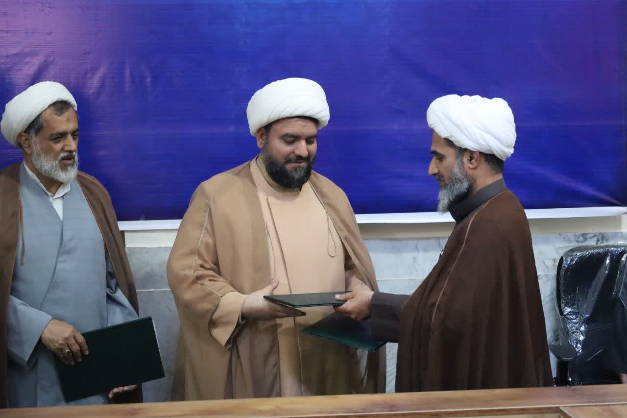 ۸ تفاهم نامه بین مدیریت حوزه علمیه استان با نهاد استان هرمزگان منعقد شد