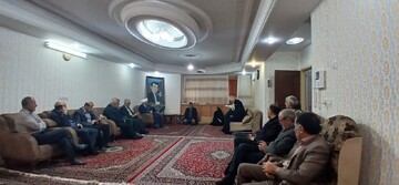 امام جمعه آران و بیدگل با خانواده شهید  معظمی دیدار کرد