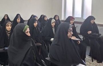 کارگاه آرامش هدفمند در مدرسه علمیه فاطمةالزهرا (س) بیجار برگزار شد