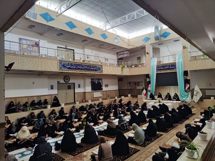 تصاویر/ مراسم جمع خوانی قرآن کریم در حوزه علمیه ریحانه الرسول(س) ارومیه