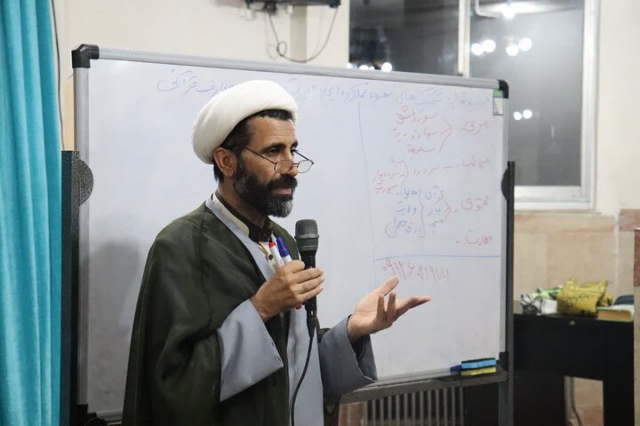 تصاویر/ کارگاه آموزشی با موضوع ارتباط با نوجوان  در ارومیه