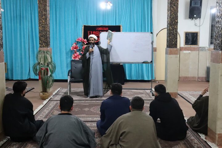 تصاویر/ کارگاه آموزشی با موضوع ارتباط با نوجوان  در ارومیه