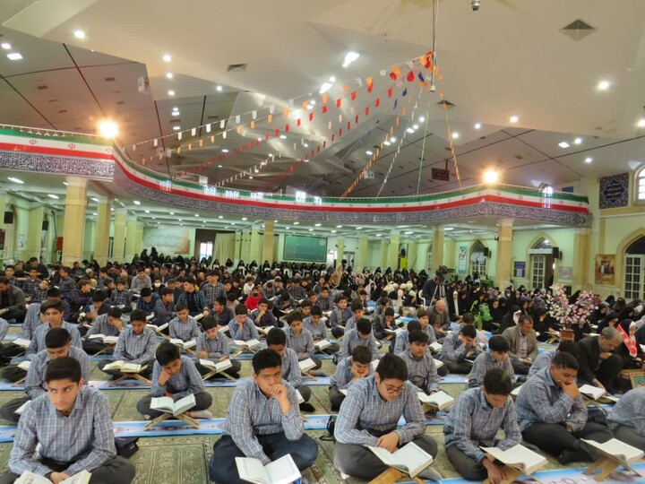 تصاویر/ جزء خوانی قرآن‌ کریم در حسینیه امام خمینی(ره) همدان