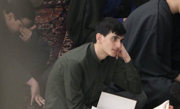 تصاویر/ جلسه معارف قرآن و اهل‌بیت(ع) در مدرسه علمیه آیت‌الله حق‌شناس