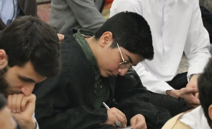 تصاویر/ جلسه معارف قرآن و اهل‌بیت(ع) در مدرسه علمیه آیت‌الله حق‌شناس