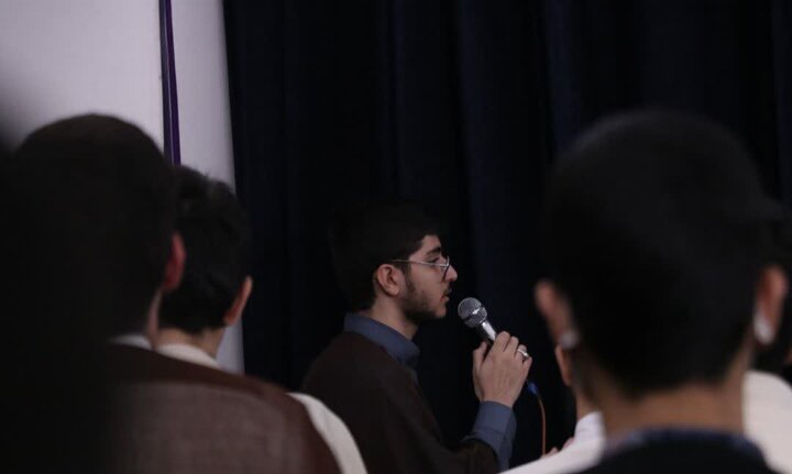 تصاویر/ جلسه معارف قرآن و اهل‌بیت(ع) در مدرسه علمیه آیت‌الله حق‌شناس