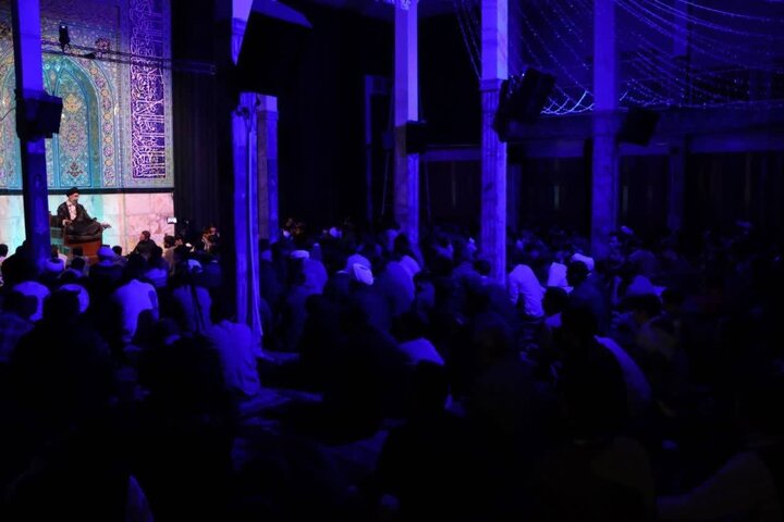 تصاویر/ جلسه معارف قرآن و اهل‌بیت(ع) در مدرسه علمیه آیت‌الله حق‌شناس