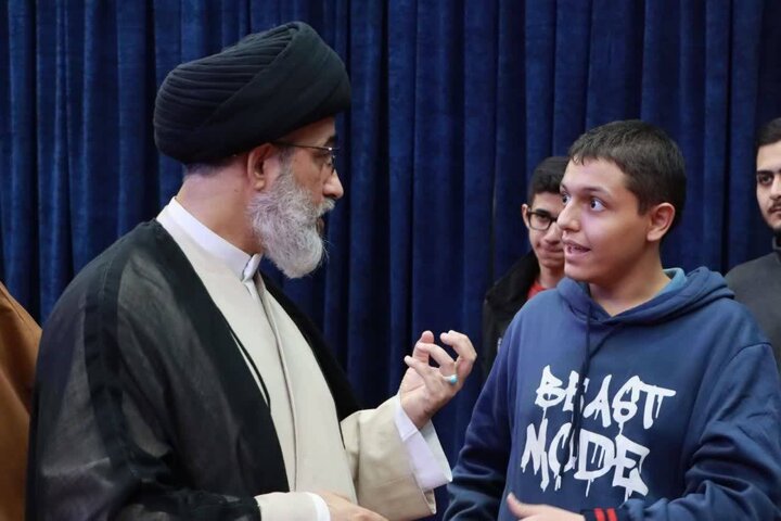 تصاویر/ جلسه معارف قرآن و اهل‌بیت(ع) در مدرسه علمیه آیت‌الله حق‌شناس