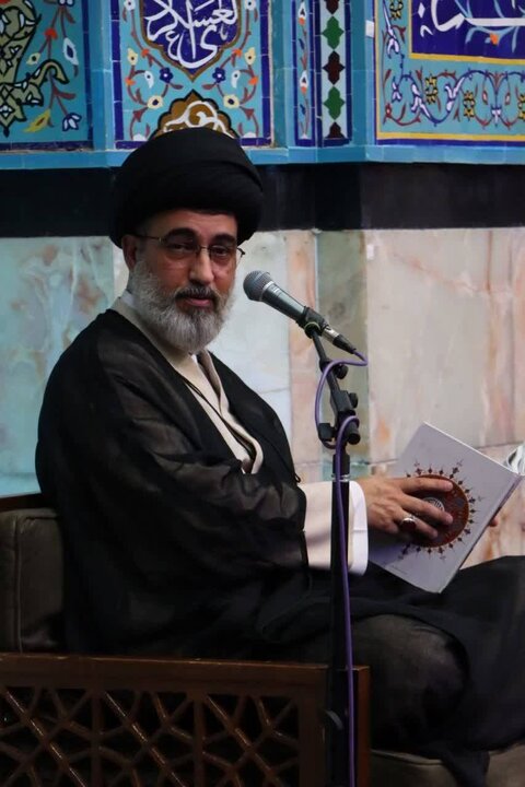 تصاویر/ جلسه معارف قرآن و اهل‌بیت(ع) در مدرسه علمیه آیت‌الله حق‌شناس