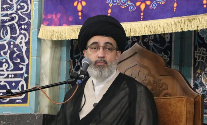 تصاویر/ جلسه معارف قرآن و اهل‌بیت(ع) در مدرسه علمیه آیت‌الله حق‌شناس