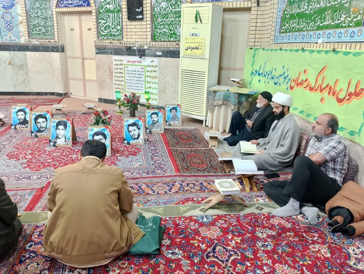 تصاویر/ محفل انس با قرآن به یاد شهدا در مسجد امام محمد تقی(ع)