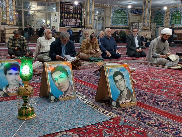 تصاویر/ محفل انس با قرآن به یاد شهدا در مسجد امام محمد تقی(ع)