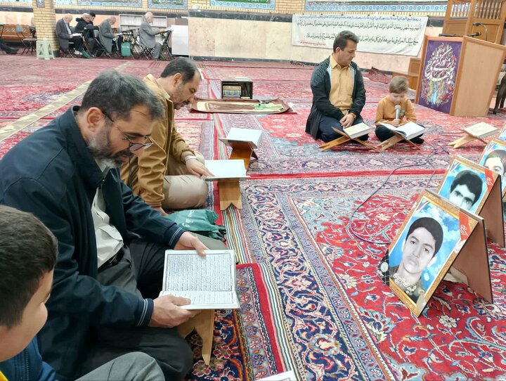 تصاویر/ محفل انس با قرآن به یاد شهدا در مسجد امام محمد تقی(ع)