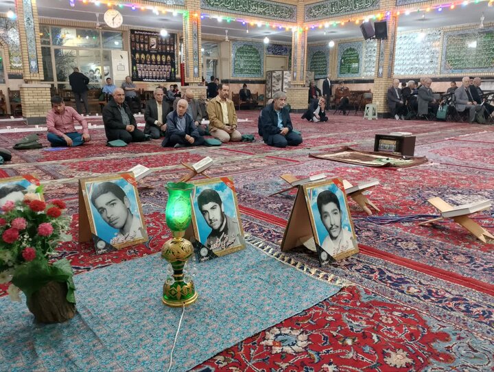 تصاویر/ محفل انس با قرآن به یاد شهدا در مسجد امام محمد تقی(ع)