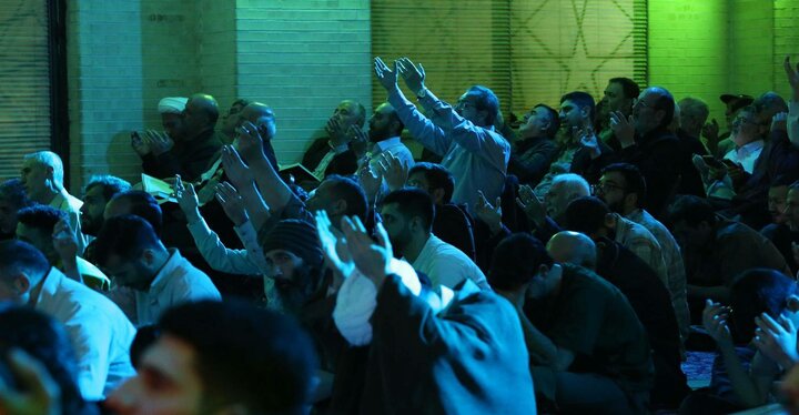 تصاویر/ مراسم مناجات خوانی در حسینیه آیت الله حقشناس(ره)