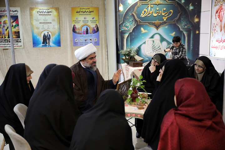 تصاویر/حال و هوای دومین روز سی و سومین نمایشگاه بین المللی قرآن کریم