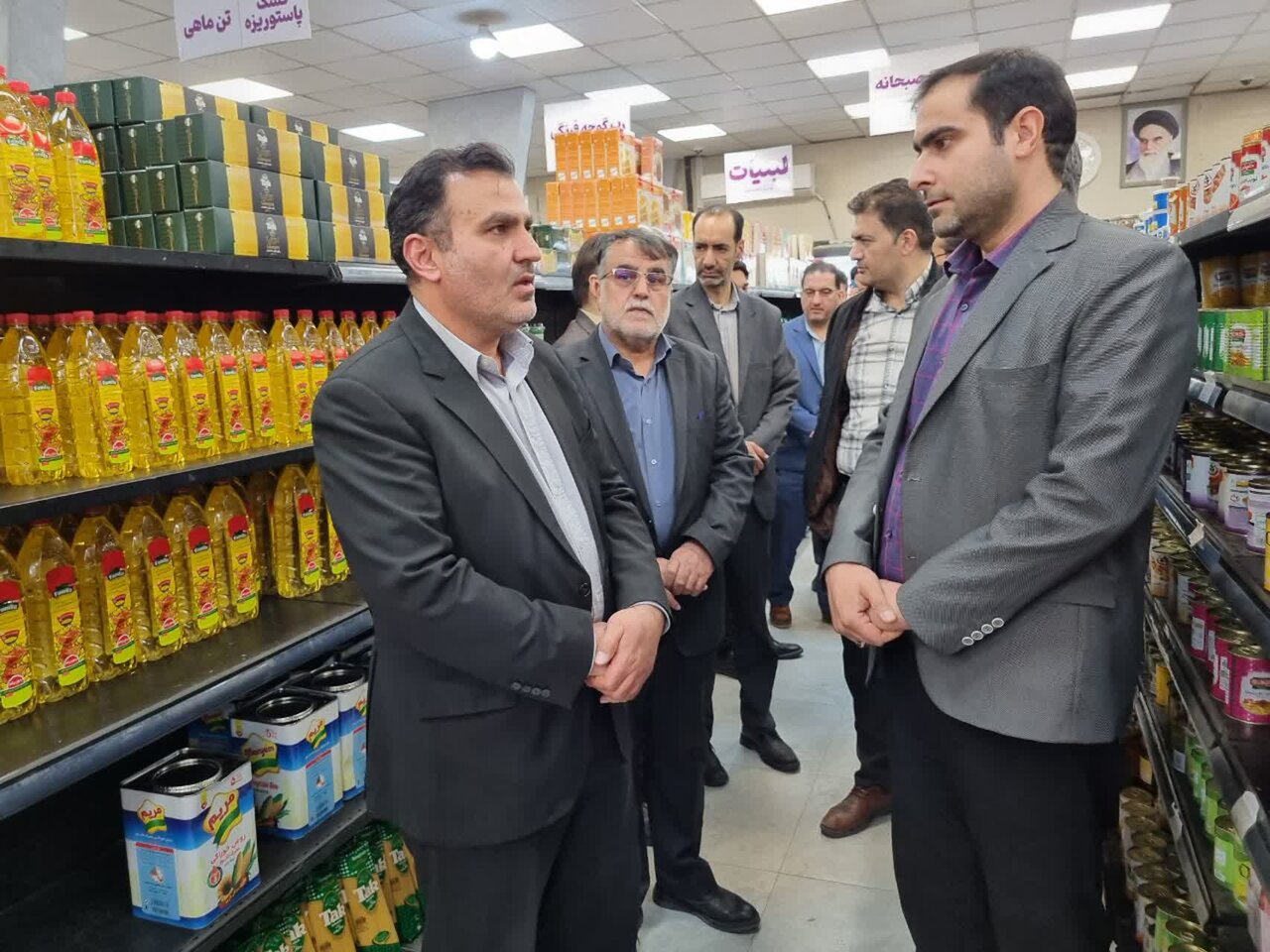 بازدید سرزده فرماندار کاشان از فروشگاهها و واحدهای صنفی