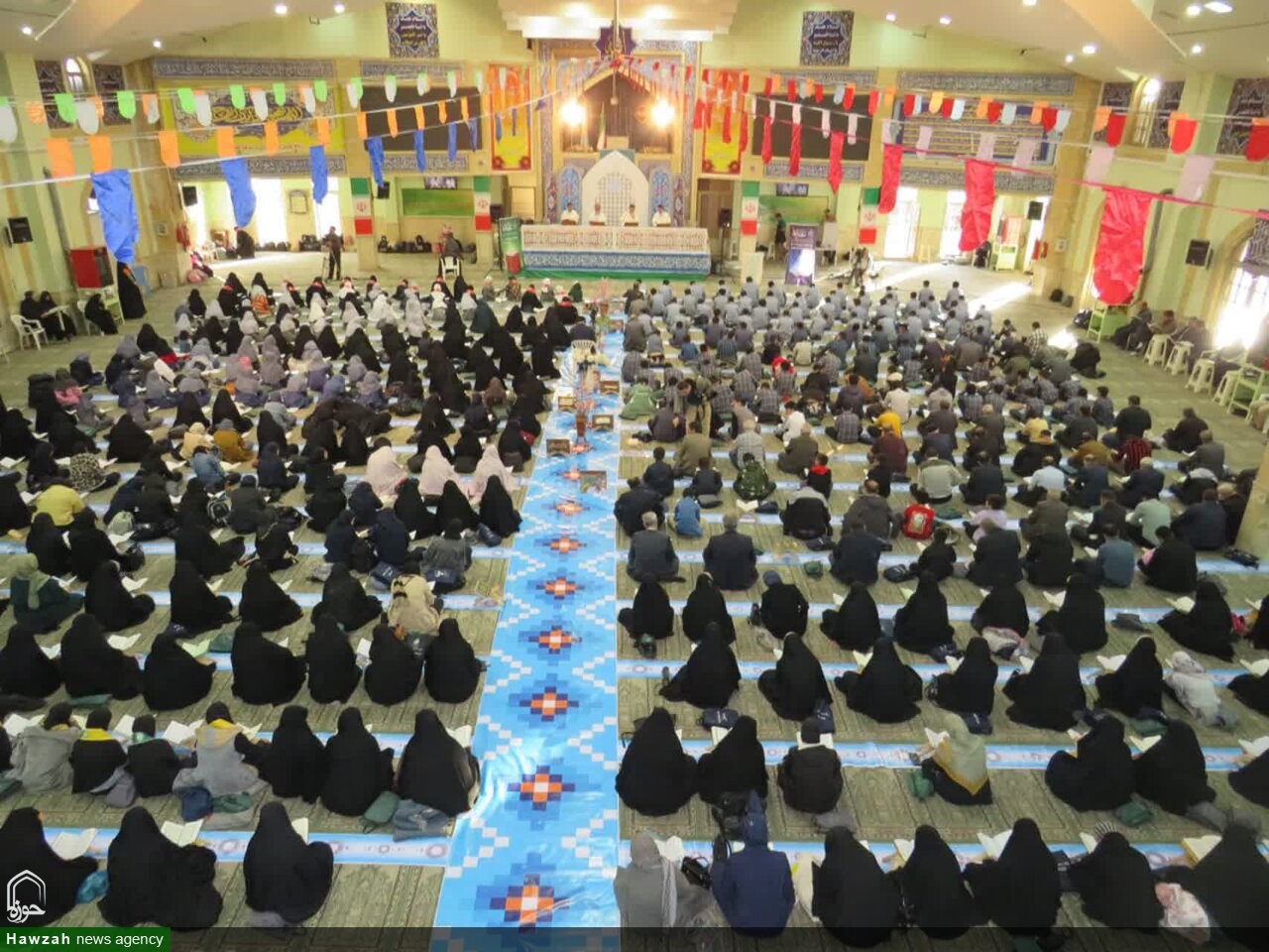 تصاویر/ جزء خوانی قرآن‌ کریم در حسینیه امام خمینی(ره) همدان