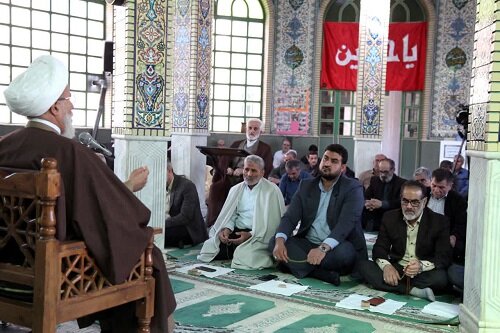 حقیقت عبادت، برقراری ارتباط با خدا و حال حضور قلب است