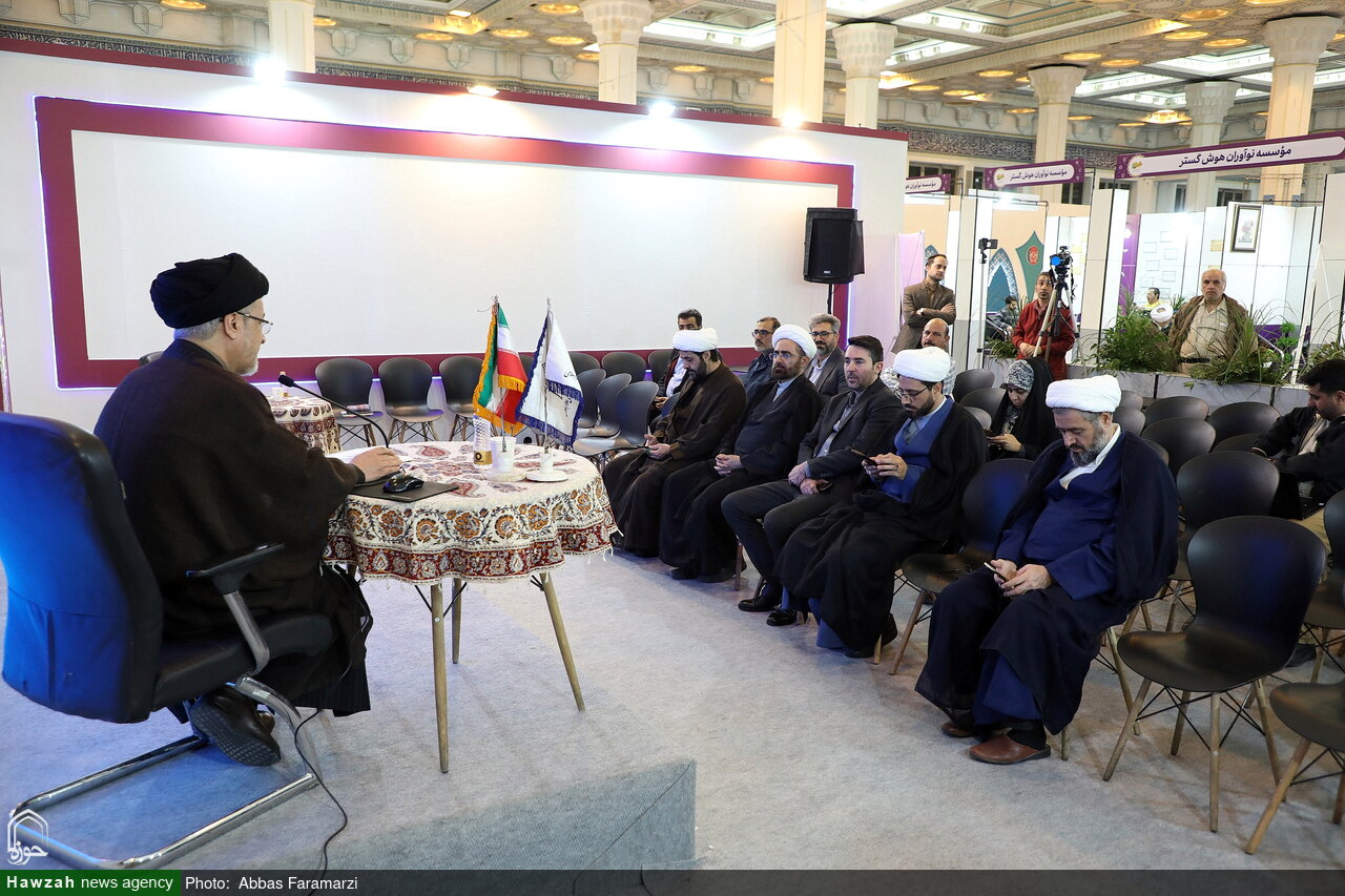 نشست"هوش مصنوعی و یادگیری مفاهیم قرآنی" در نمایشگاه قرآن برگزار شد